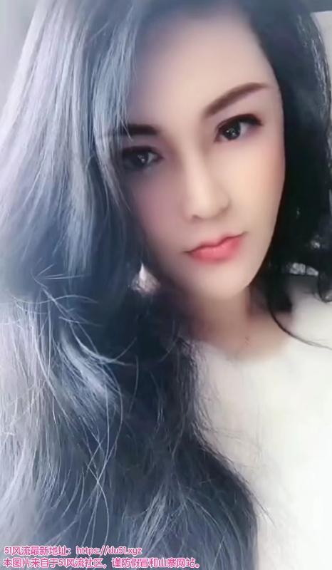 秦淮性感气质姐姐