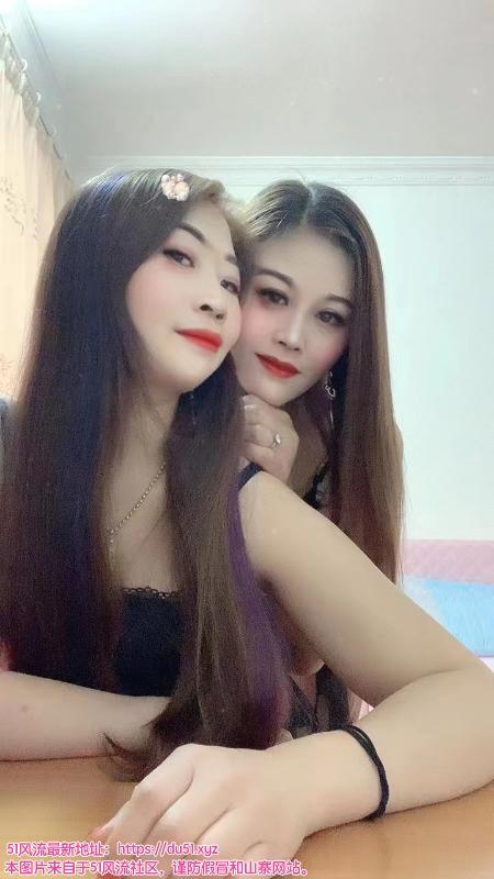 宝山双飞发情人妻