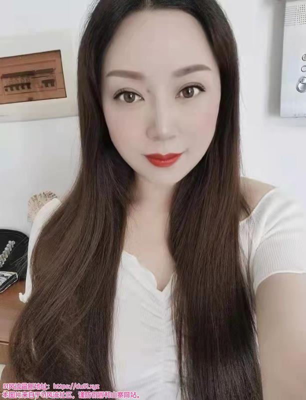 上海文字气质美女