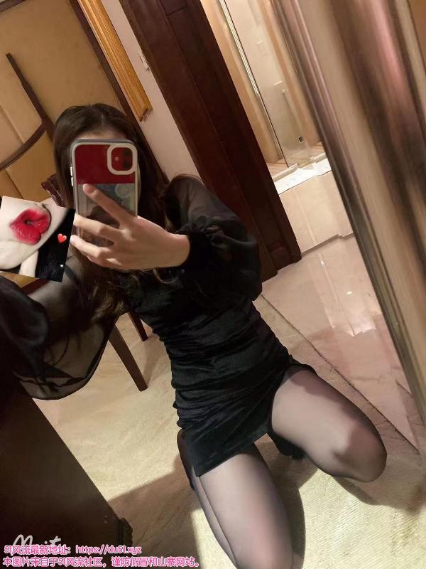 分享一个长腿妹 萌萌