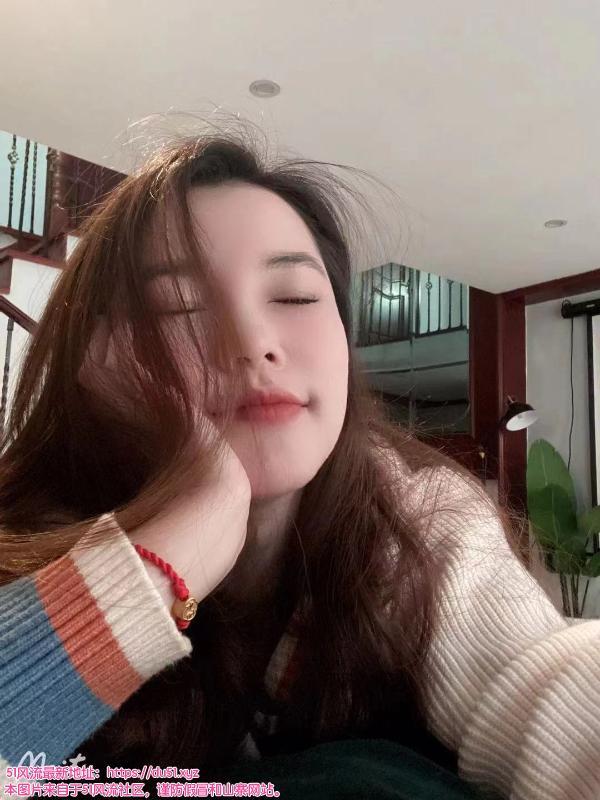 分享一个长腿妹 萌萌