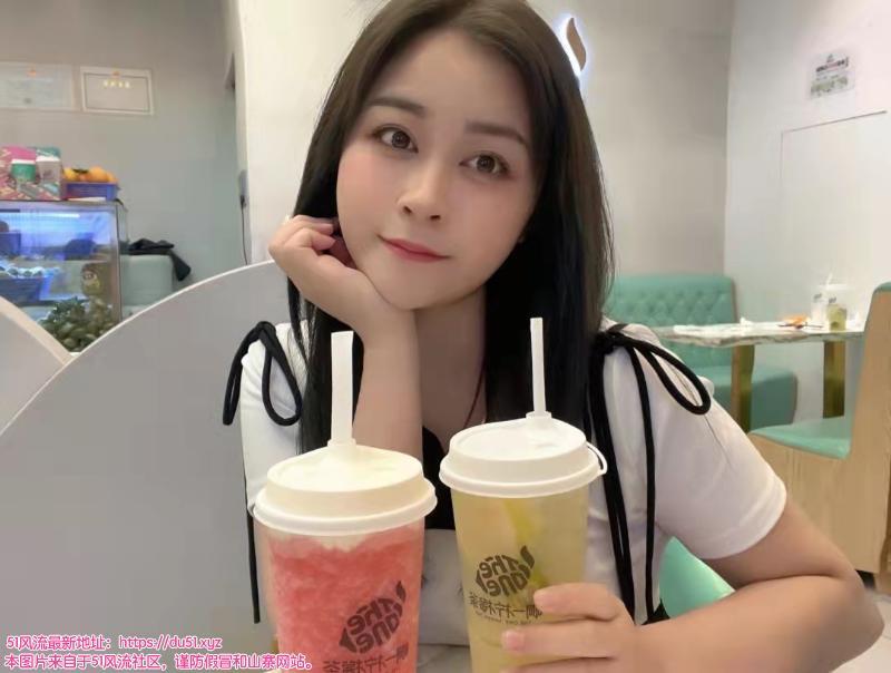 大胸皮肤白 娜娜