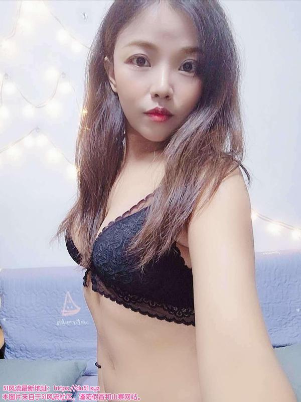 越秀服务型美女