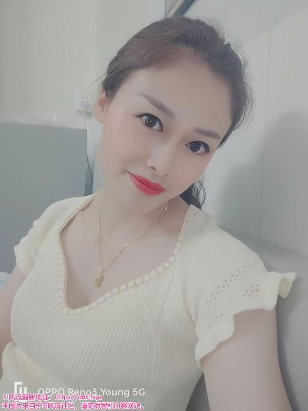 可双飞的丰满少妇