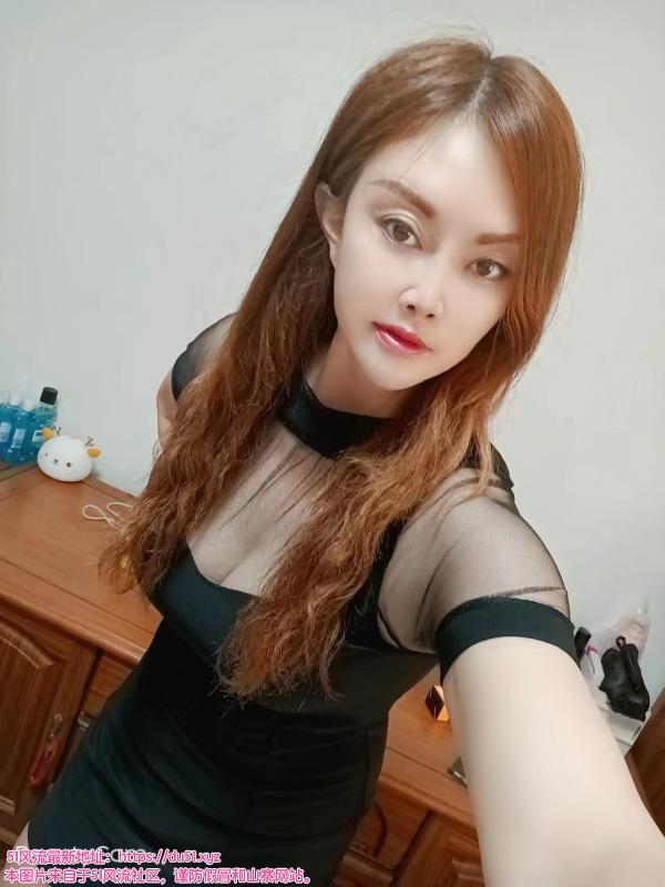 骚水多巨乳大妹子