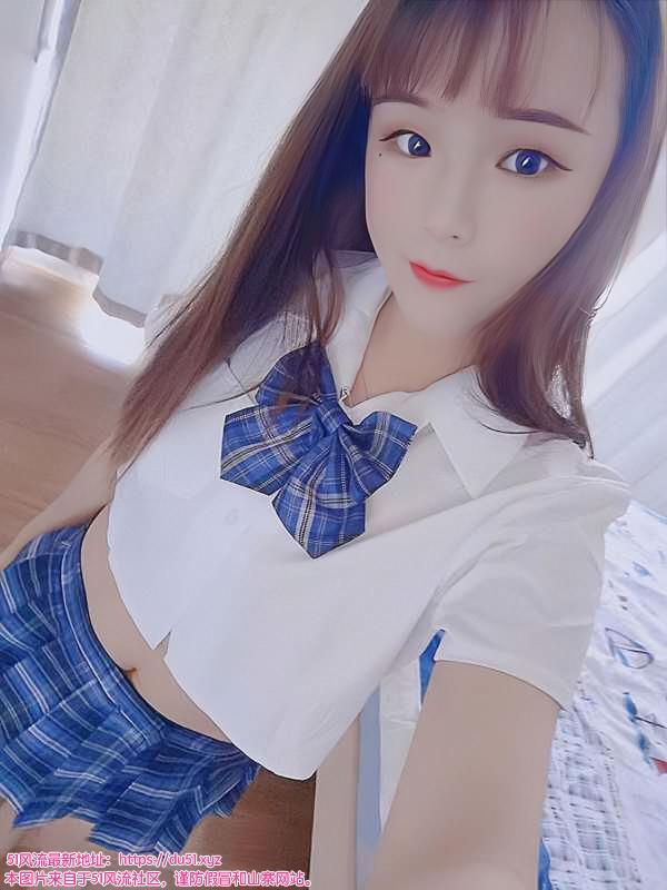 制服大奶妹