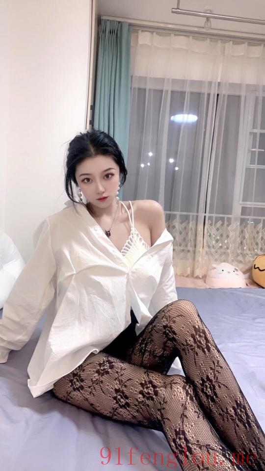 让人念念不忘的服务系妹子，可咸可甜御姐风