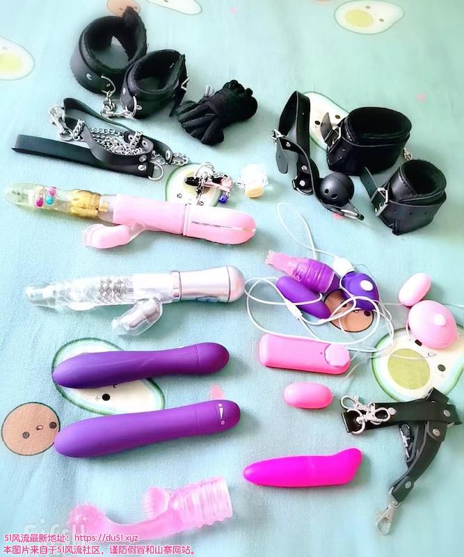 性爱椅上干 倩女