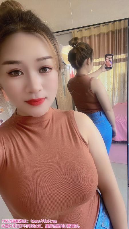 性感丰乳翘臀少妇