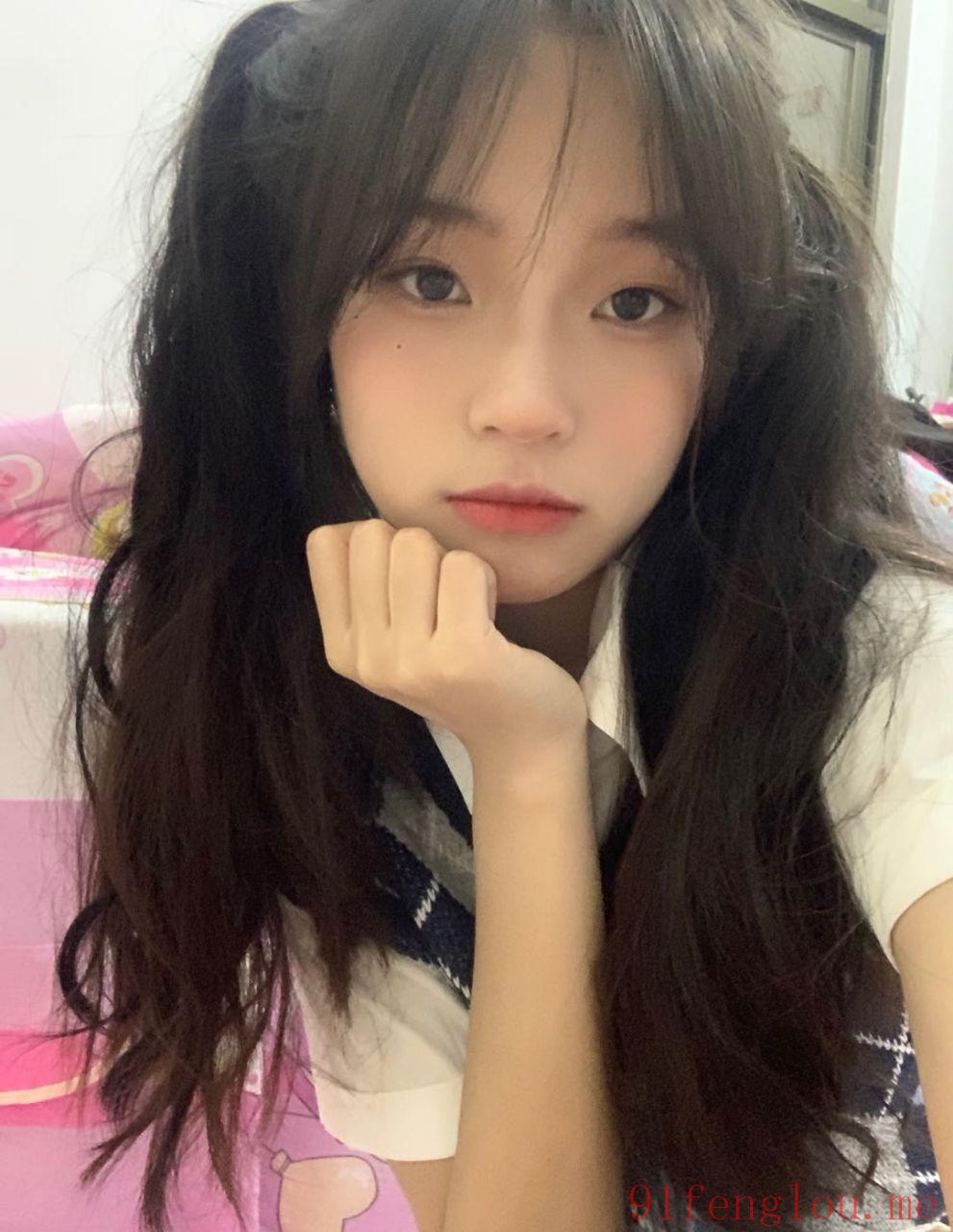 00年学妹下面粉嫩逼紧水多