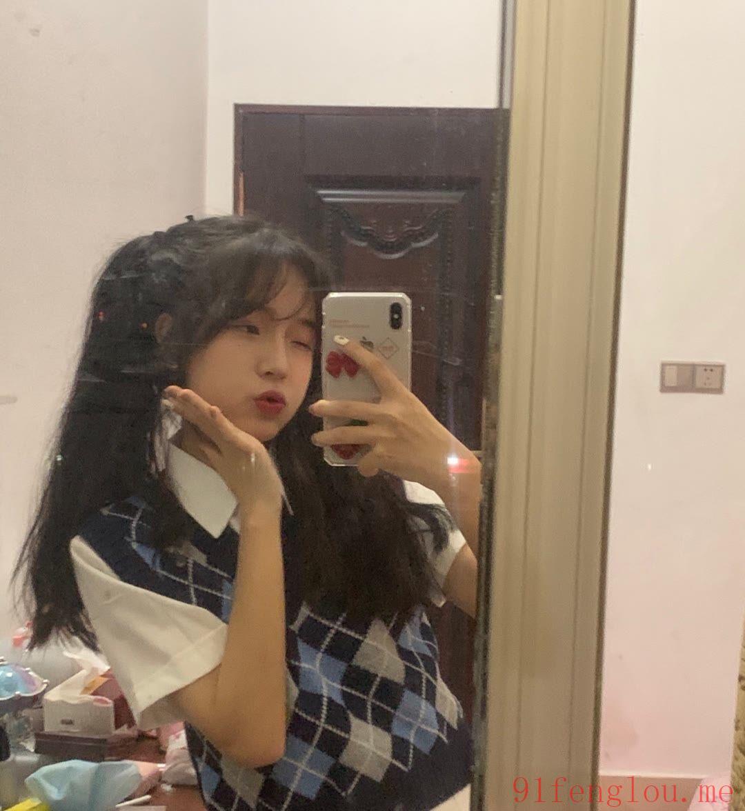 00年学妹下面粉嫩逼紧水多