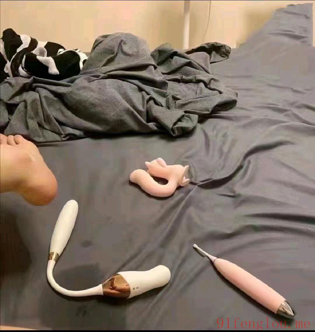 女奴御姐可吞精喝尿