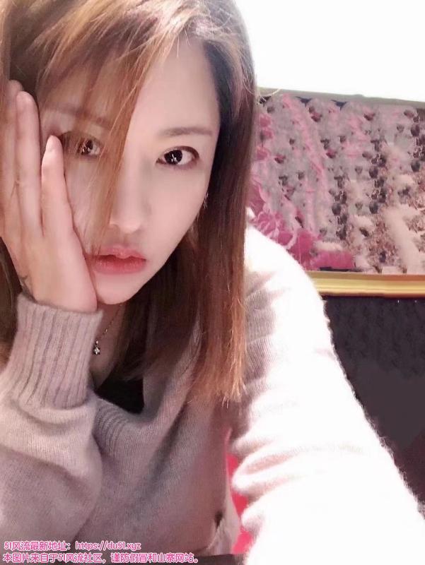 身材超好的嘉琪