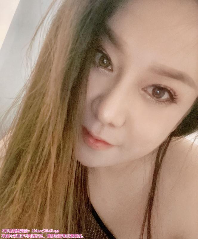 颜值很不错的小妹