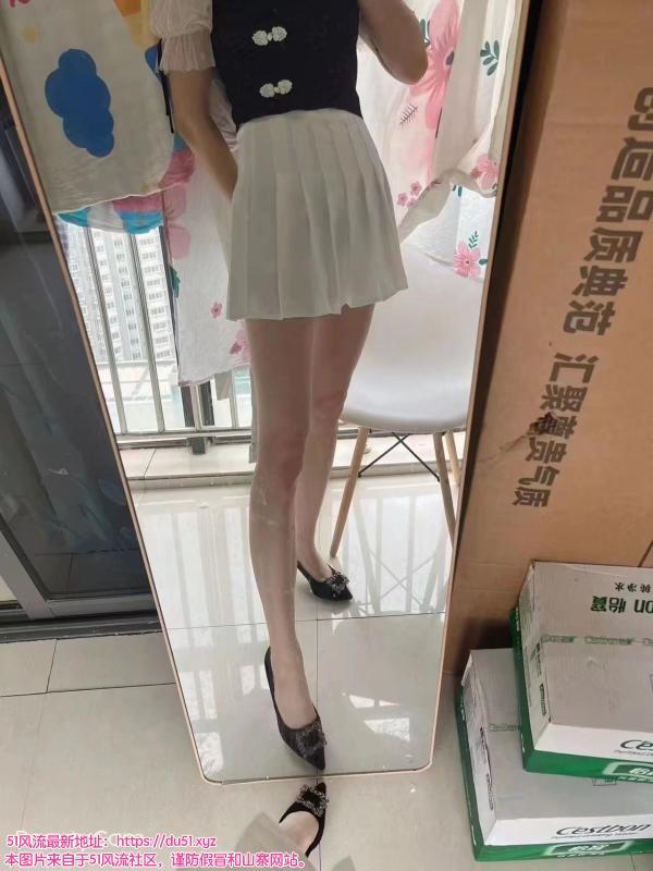 南京腿长小姐姐