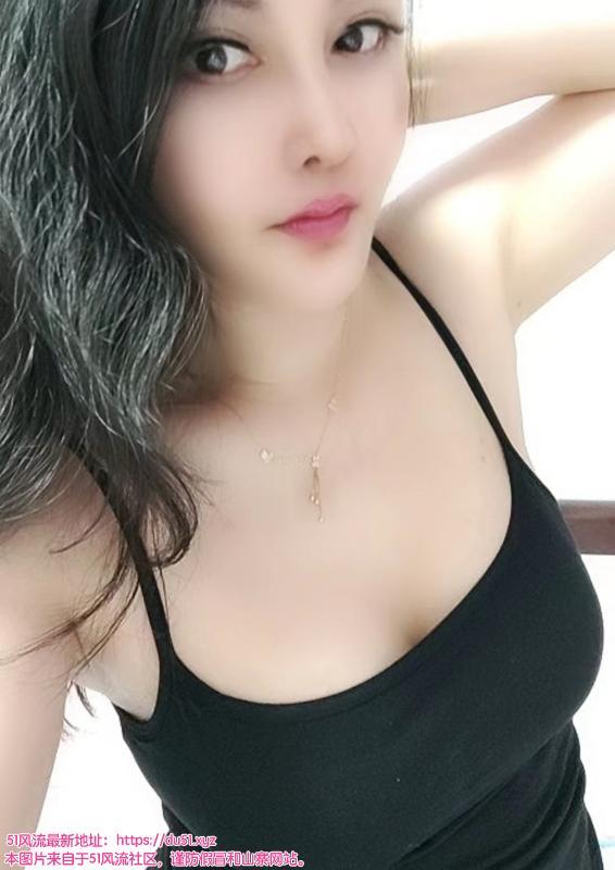 性感的长腿大胸姐姐