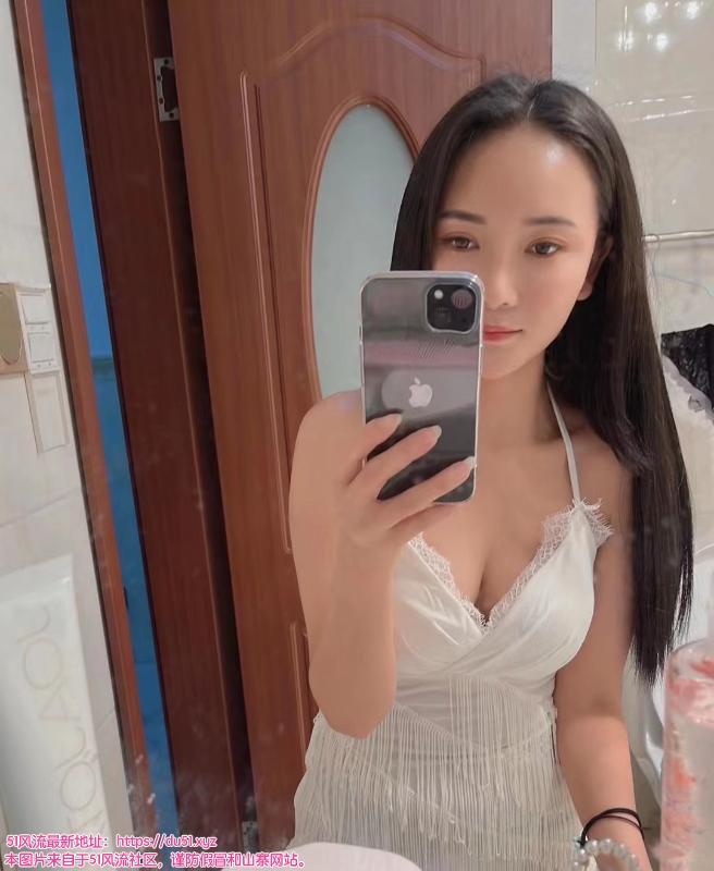 诱人的奶子少妇