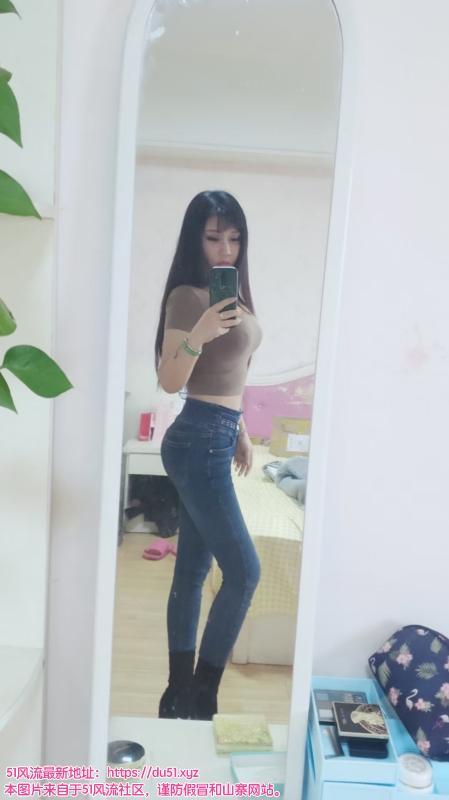 秦淮服务系巨乳朵朵