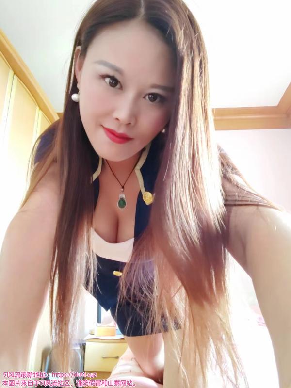 友谊路长腿丰臀空嫂