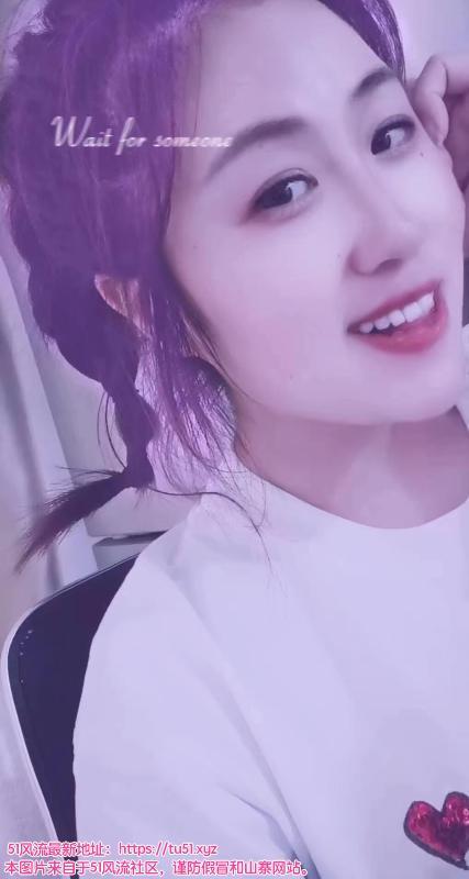 眼镜妹轻熟小少妇