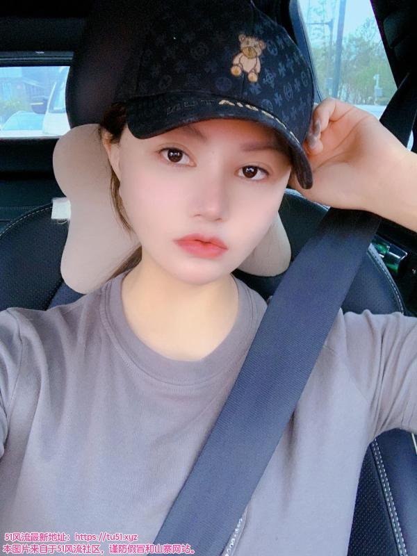 大胸美女服务带劲