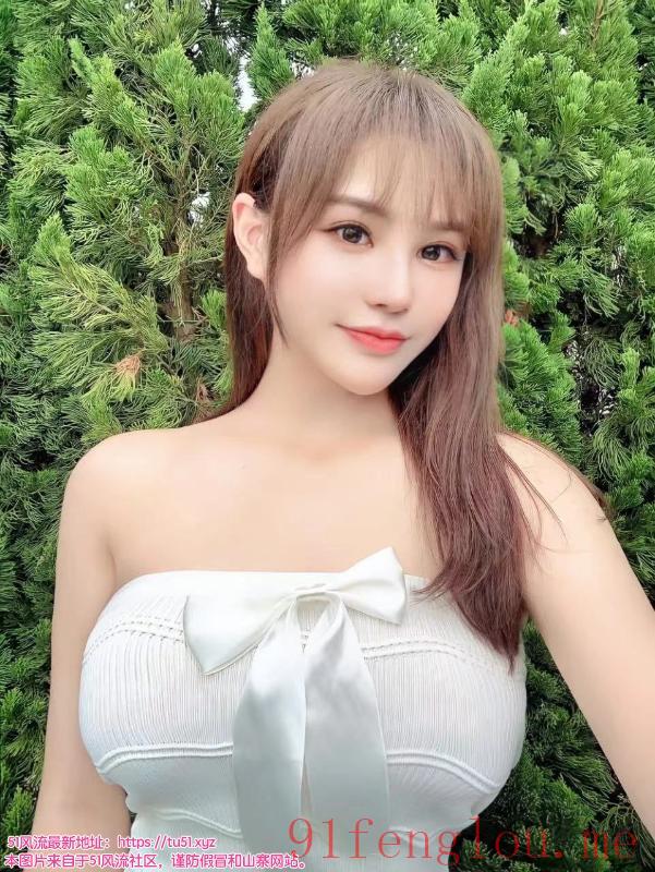 大胸美女服务带劲