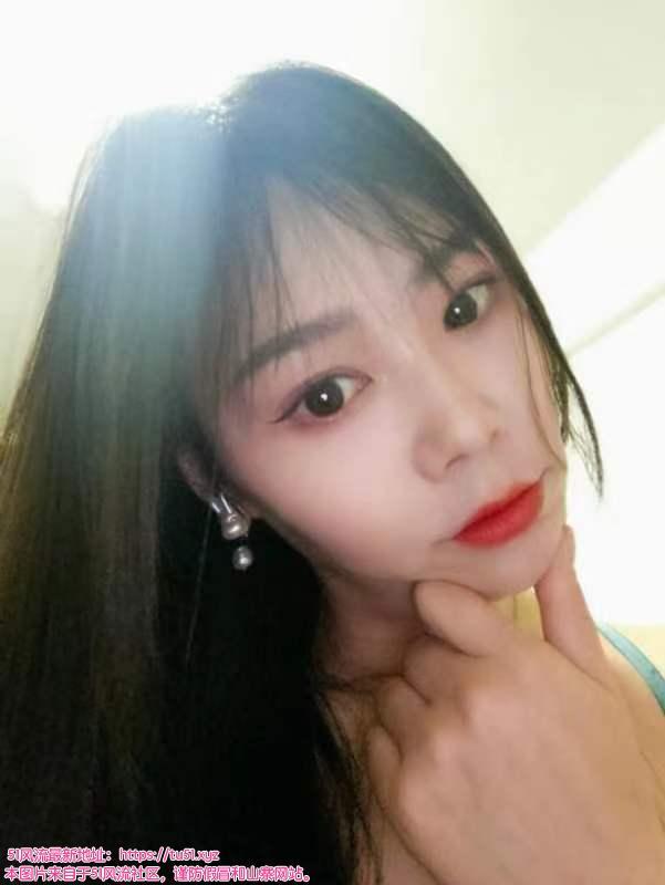 丈八北路地铁口琴儿