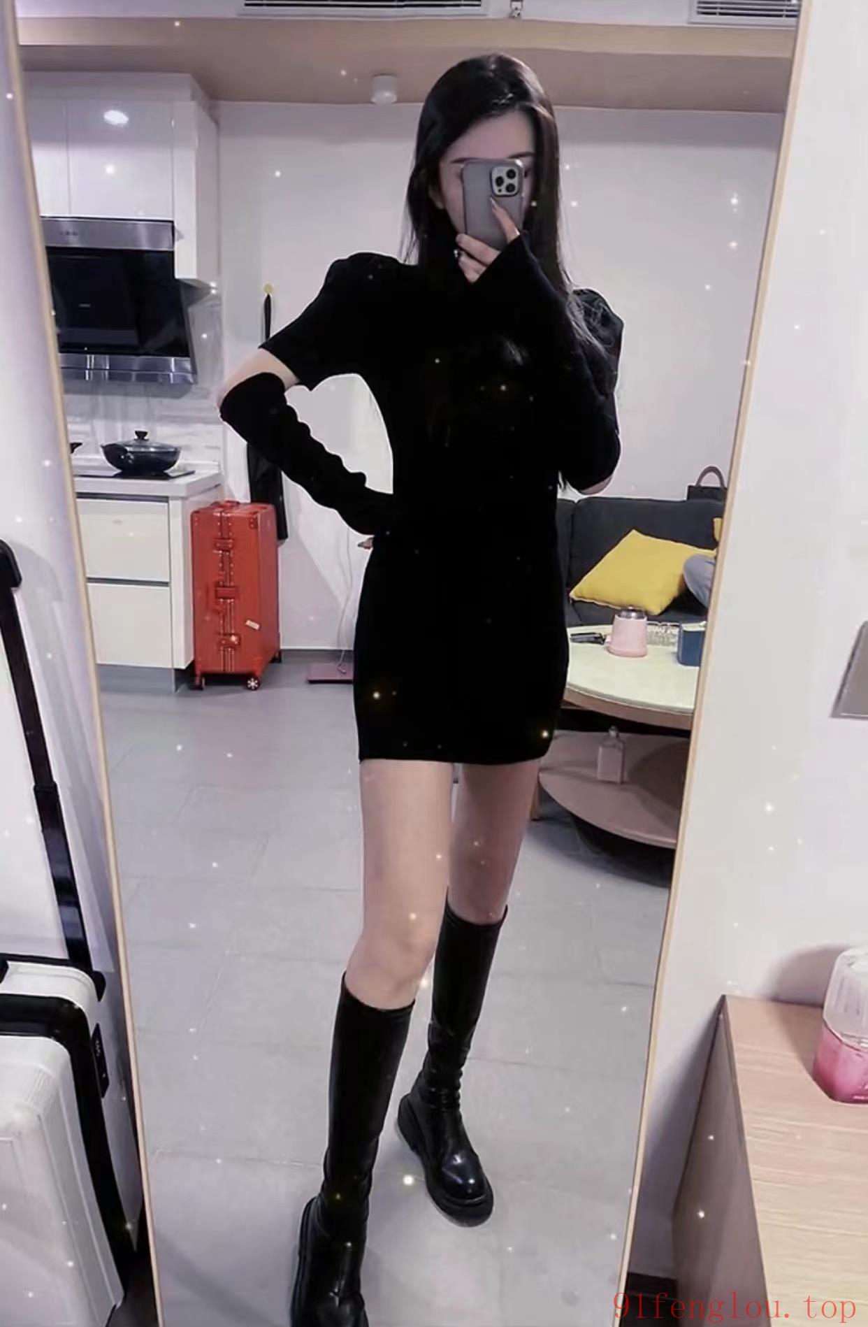 清纯水嫩的小美女 胸大 屁股大 三点粉