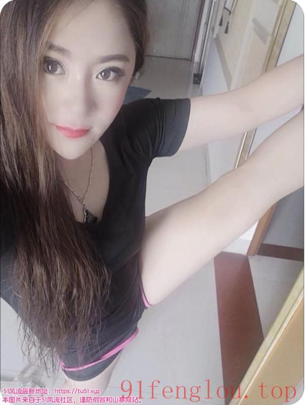 玩得很舒服的大胸熟女