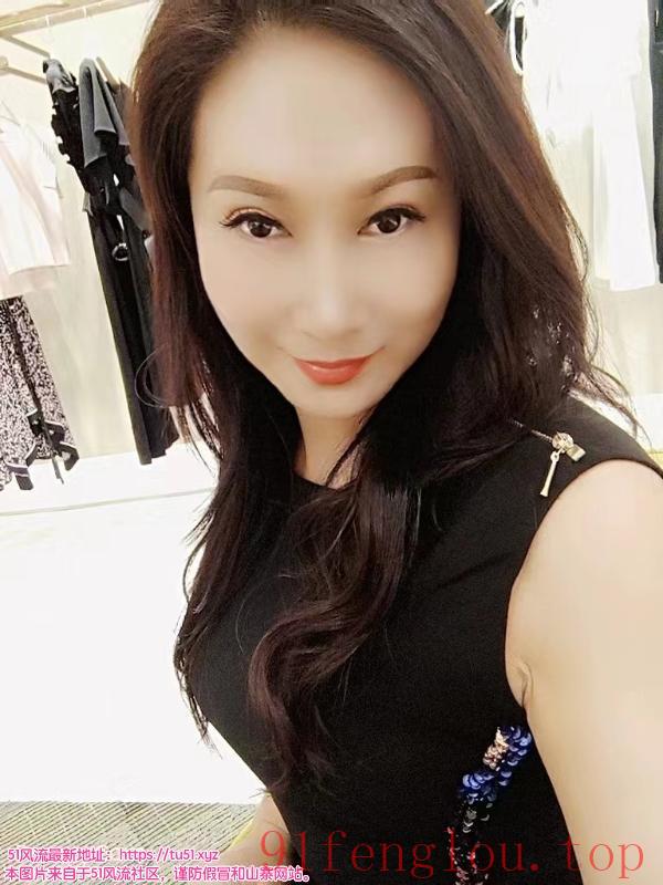 风韵犹存的半老徐娘