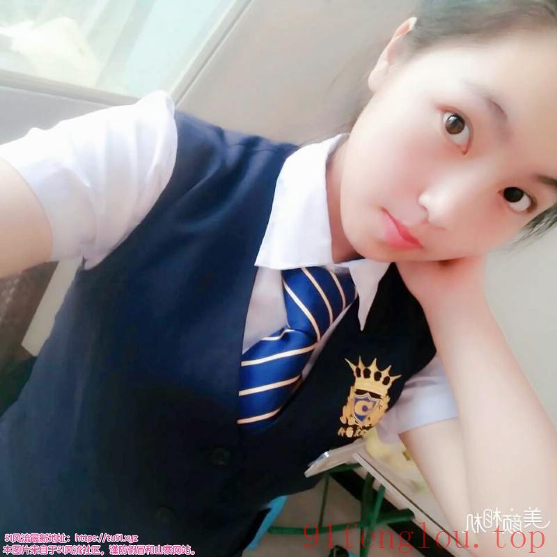 南门前台小骚货