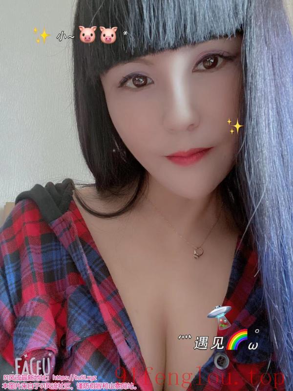 放得开的小少妇