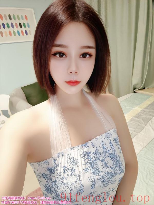 性感短发小姐姐