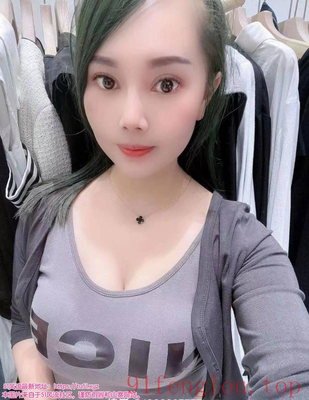 江阴果果大胸身材不错