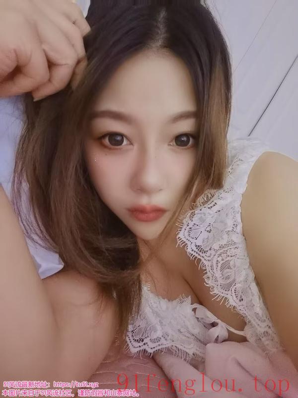 再刷大胸服务系美女