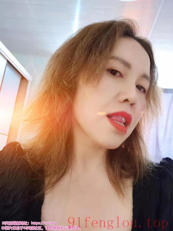 油坊桥地铁站附近熟女