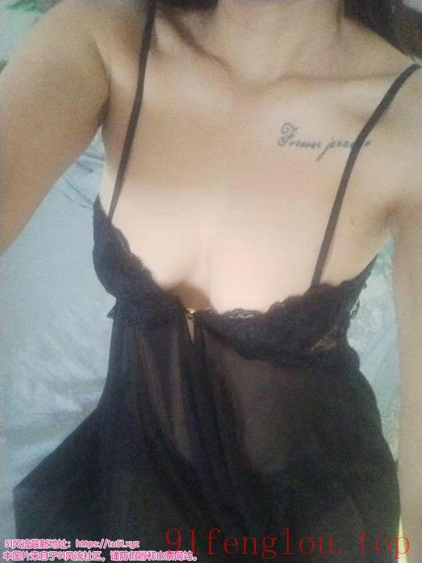 皮肤挺白的东北老妹