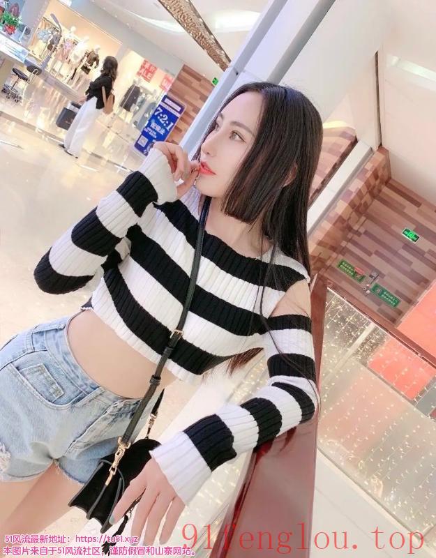 东门年龄不大的小姐姐