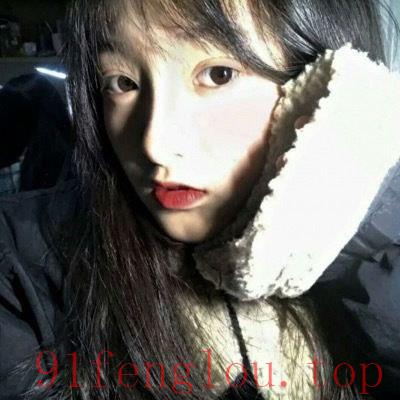 年轻的漂亮小姐姐