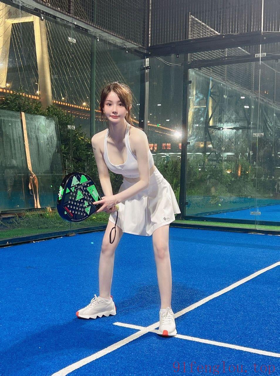 细腰翘臀温柔体贴语嫣姐姐