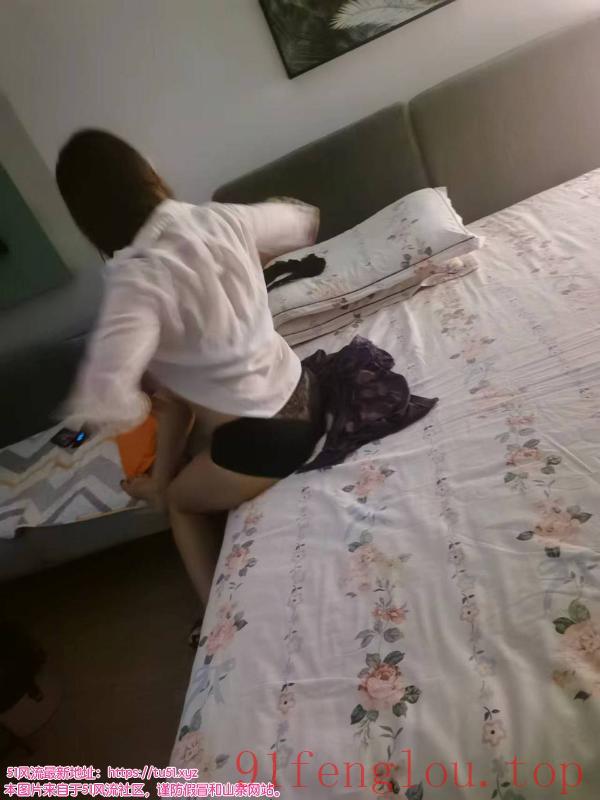 性感服务系轻熟姐姐