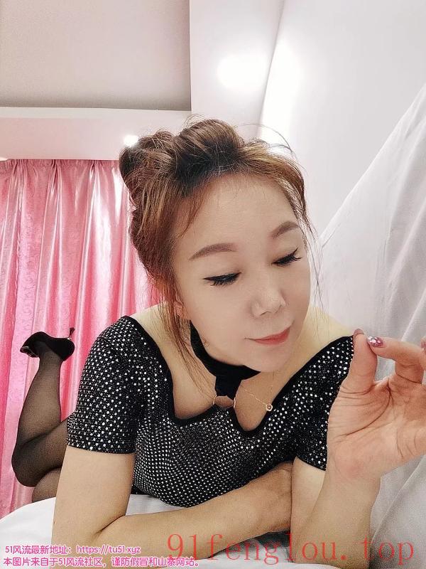 轻熟女意犹未尽