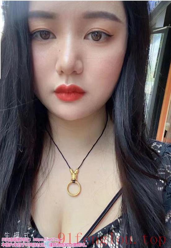 张家港大胸妹子