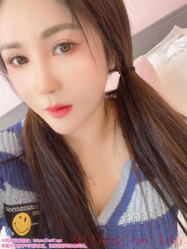 服务系大胸少妇