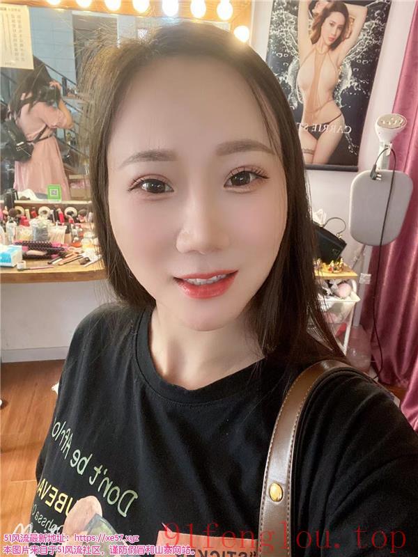 江岸小清纯甜甜