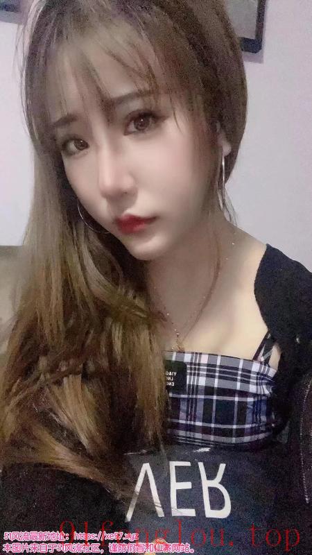 西湖雪白小骚妹