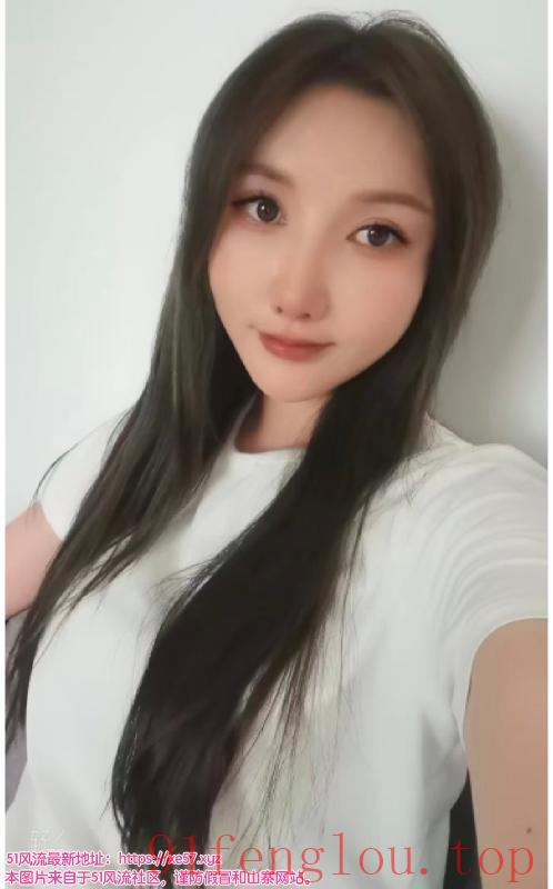 颜值很不错的小姐姐