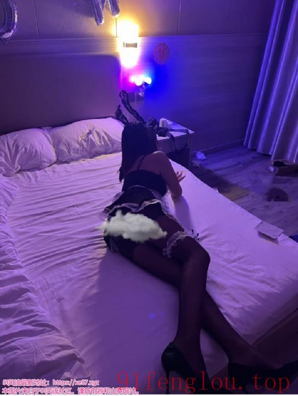 性感制服诱惑妹子