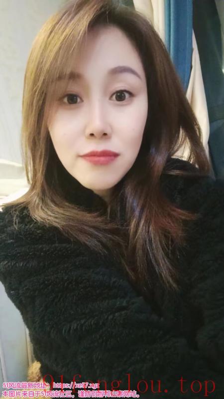 少妇还是很有气质的