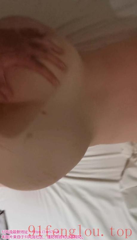 sm会潮吹的白虎嫩妹